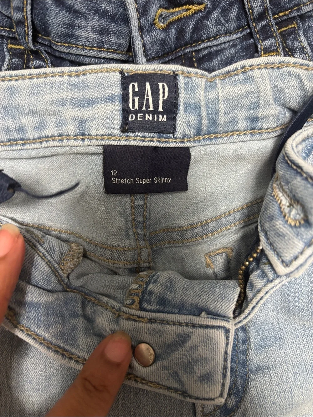 GAP Straight-Leg Super Skinny Girls Jeans in Light and Dark Blue Washes